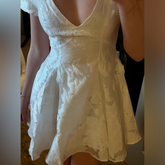 NWT - Showpo white dress in size 2 - Picture 7 of 8